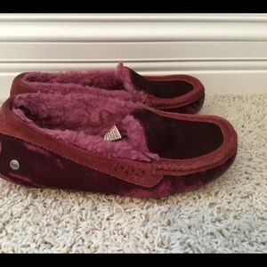 UGG women’s slippers